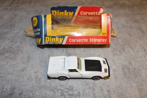 Dinky toys 221 corvette - no.,